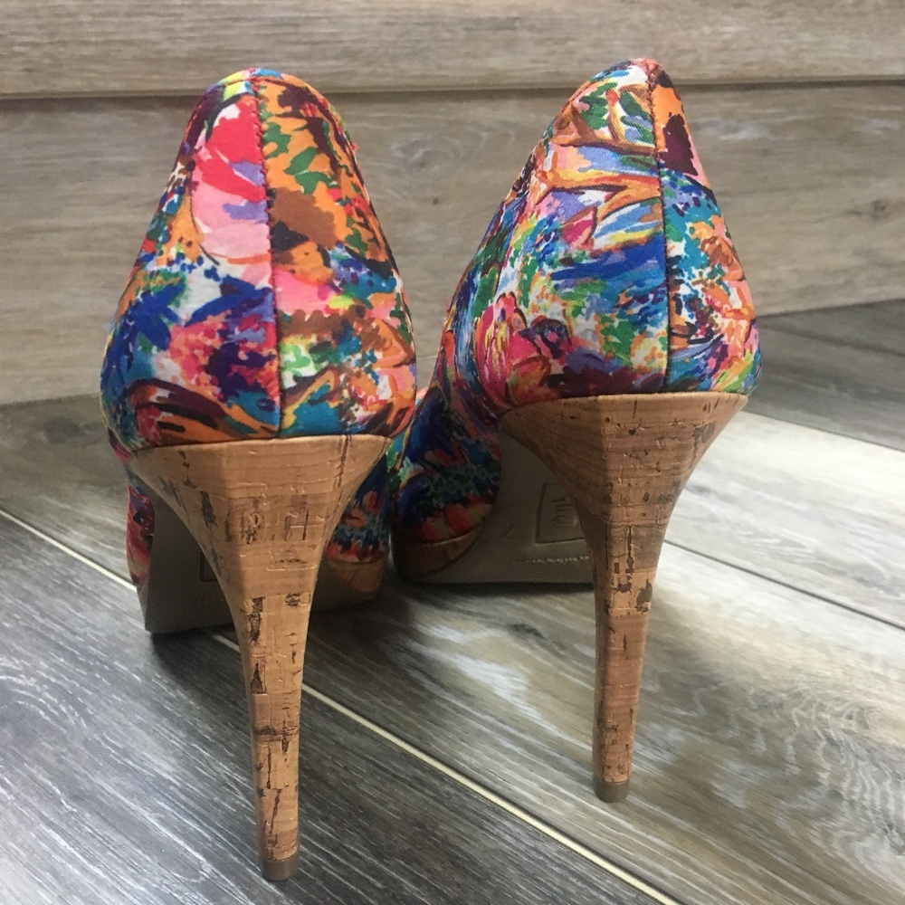 Floral Heel - Picture 2 of 3